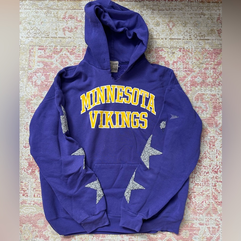 Minnesota Vikings vintage sweatshirt with star embellishments